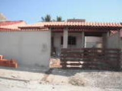 Casa nova de terreno inteiro, perto da praia. Em Itanhaém.