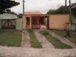 Linda casa em Itanhaém em Av. Comercial.
