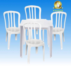 Aluguel de mesas e cadeiras de plastico para festas e eventos